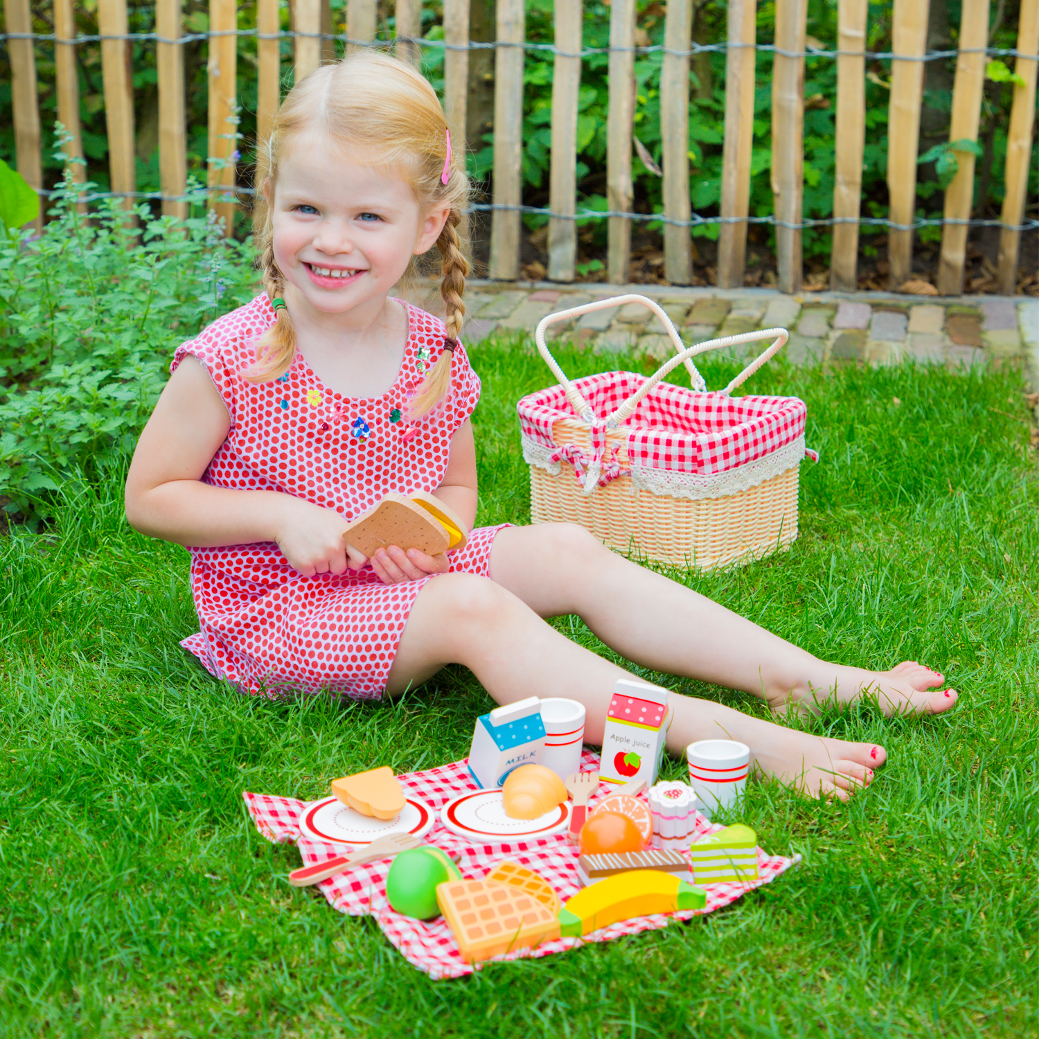 Picnic basket New Classic Toys